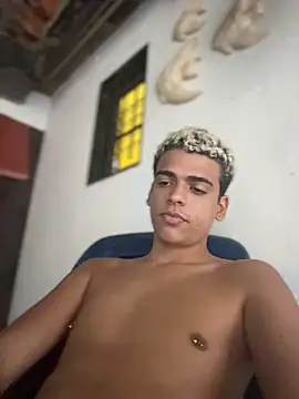 Snapshot of Leo_bunny_hot chatting on 02-03-26, 12:32 Leo bunny hot online show from 02-03-26, 12:32