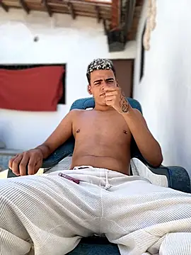 Snapshot of Leo_bunny_hot chatting on 02-22-26, 05:14 Leo bunny hot online show from 02-22-26, 05:14