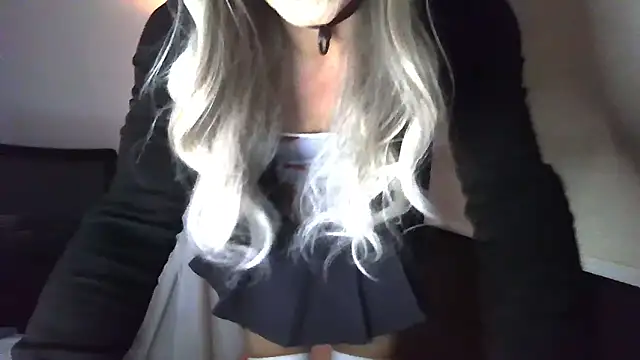 Reneta Rebekka Lopez online show from 01-18-25, 04:53