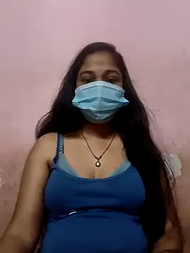 Snapshot of Queen_zara1 chatting on 09-24-25, 05:03 Queen zara1 online show from 09-24-25, 05:03