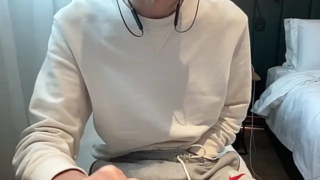 kimkim123123 online show from 02-10-25, 07:15