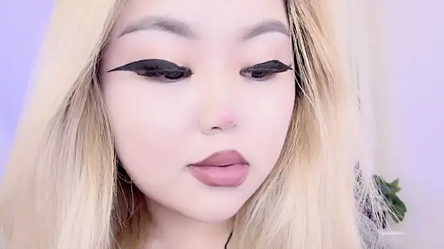 amelia sunlight online show from 03-18-25, 11:42