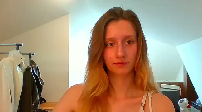 LUNA delight online show from 02-25-25, 10:48