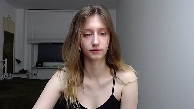 LUNA delight online show from 10-24-25, 05:28