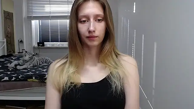 LUNA delight online show from 09-10-25, 05:28