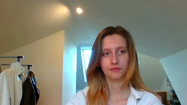 LUNA delight online show from 02-14-25, 02:44