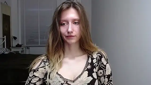 LUNA delight online show from 10-22-25, 05:29