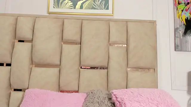 Snapshot of natalyclauss_ chatting on 03-20-25, 12:08 natalyclauss online show from 03-20-25, 12:08