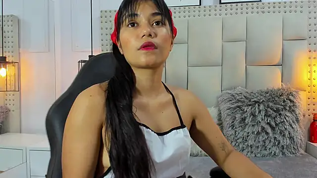 Snapshot of natalyclauss_ chatting on 03-07-25, 10:10 natalyclauss online show from 03-07-25, 10:10