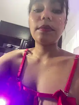 Snapshot of natalyclauss_ chatting on 03-12-25, 12:42 natalyclauss online show from 03-12-25, 12:42