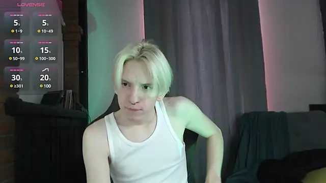 Snapshot of Ron_Vils chatting on 02-27-25, 05:07 Ron Vils online show from 02-27-25, 05:07