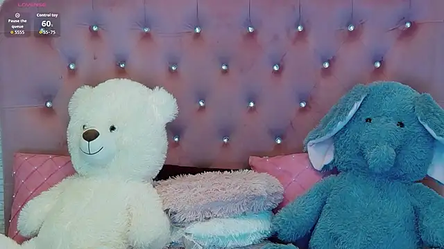 SophiaStarr online show from 11-15-25, 07:40