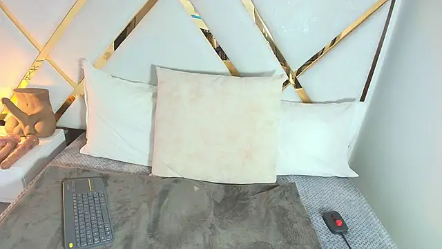 Slut Milf  online show from 11-01-25, 04:23