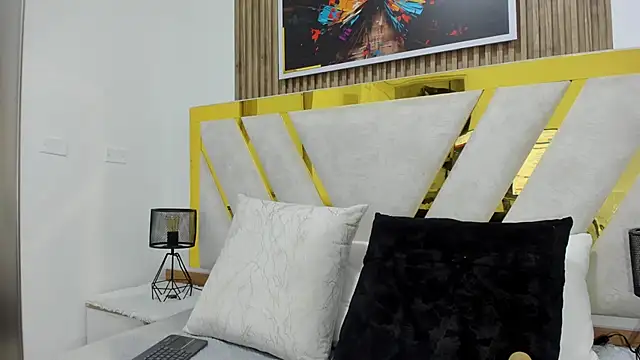 Slut Milf  online show from 12-21-25, 01:02