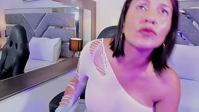 Slut Milf  online show from 04-09-26, 08:04