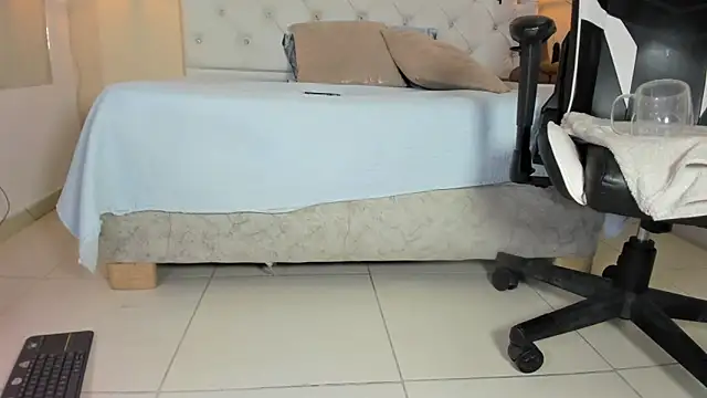 Snapshot of Slut_Milf_ chatting on 03-01-25, 10:42 Slut Milf  online show from 03-01-25, 10:42