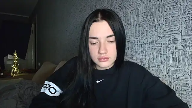 Liana diva online show from 12-19-25, 06:43