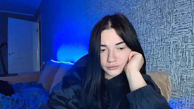 Liana diva online show from 11-16-25, 08:19