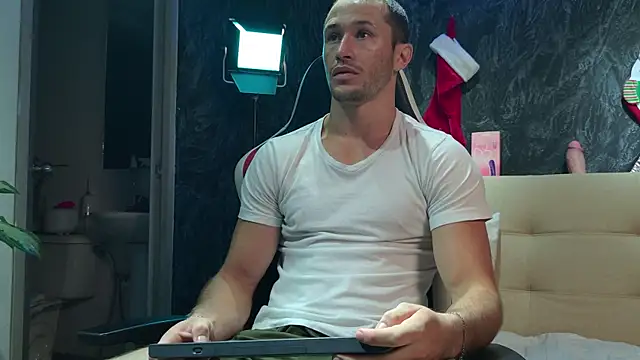 AxelFairchaild online show from 12-05-25, 01:43