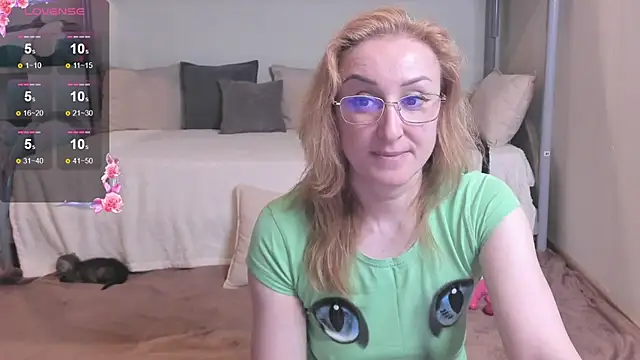 Snapshot of MadissonKiss chatting on 05-23-26, 11:48 MadissonKiss online show from 05-23-26, 11:48
