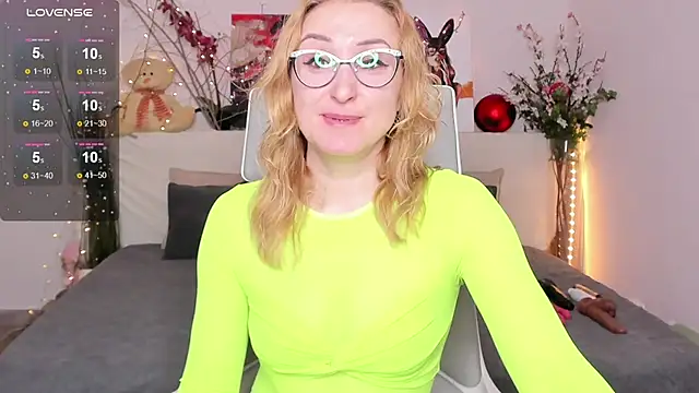 MadissonKiss online show from 11-17-25, 01:09