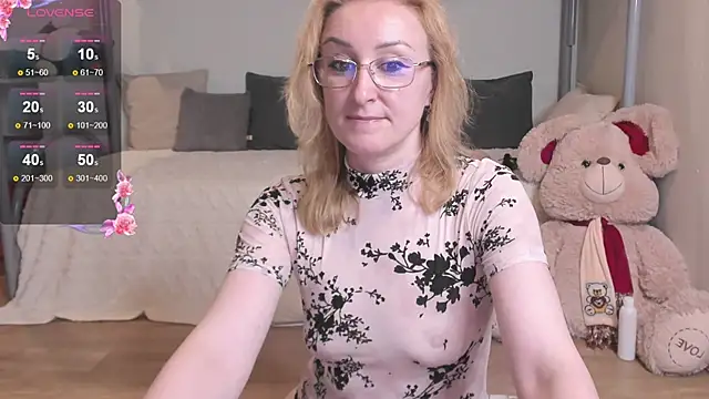 Snapshot of MadissonKiss chatting on 06-28-26, 06:58 MadissonKiss online show from 06-28-26, 06:58