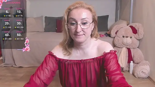 Snapshot of MadissonKiss chatting on 06-21-26, 11:10 MadissonKiss online show from 06-21-26, 11:10