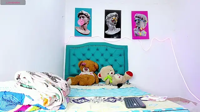 Snapshot of Lilybaudinx96 chatting on 02-25-26, 05:40 Lilybaudinx96 online show from 02-25-26, 05:40