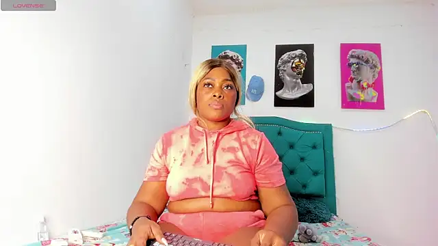 Snapshot of Lilybaudinx96 chatting on 02-17-26, 03:48 Lilybaudinx96 online show from 02-17-26, 03:48