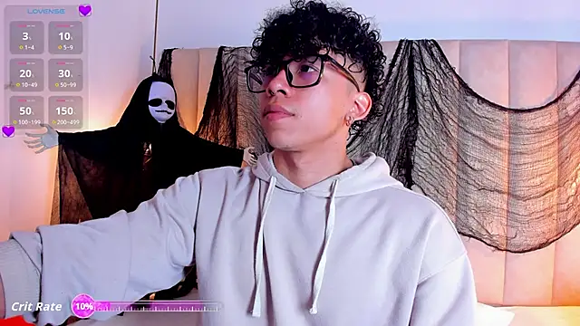 AkazaBoy  online show from 10-31-25, 05:48