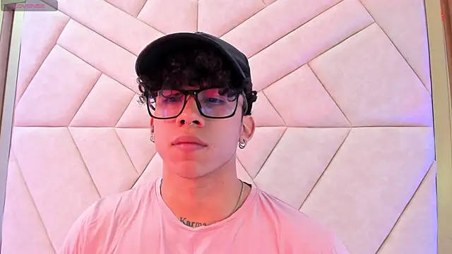 AkazaBoy  online show from 11-17-25, 04:27