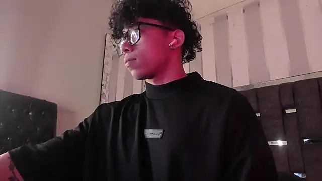 AkazaBoy  online show from 03-23-26, 05:07