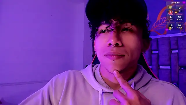 AkazaBoy  online show from 03-17-26, 04:37