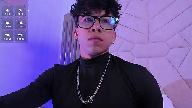 AkazaBoy  online show from 11-05-25, 05:21