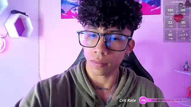 AkazaBoy  online show from 09-19-25, 04:38