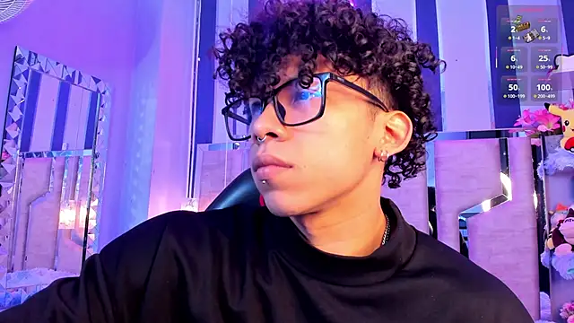 AkazaBoy  online show from 03-30-26, 04:58