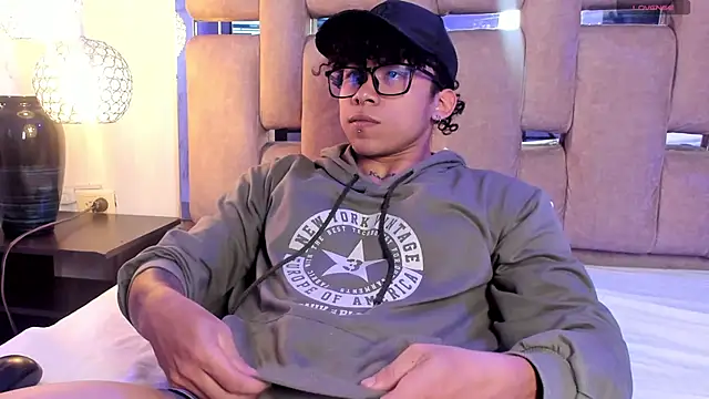 AkazaBoy  online show from 02-23-26, 04:36