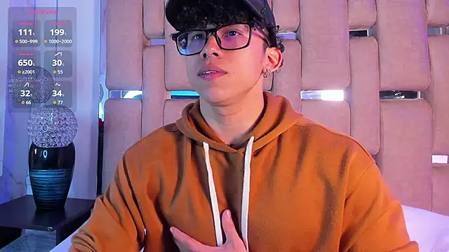 AkazaBoy  online show from 11-22-25, 04:44