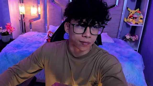 AkazaBoy  online show from 11-13-25, 04:05