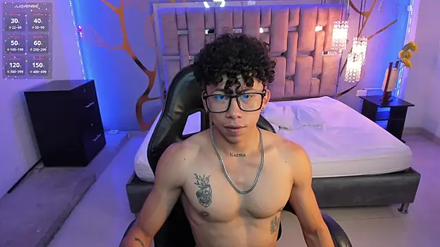 AkazaBoy  online show from 02-28-25, 08:09