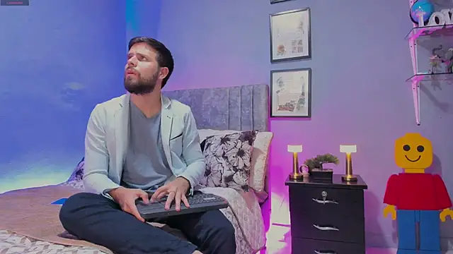 ETHAN ADAM online show from 04-10-26, 06:26