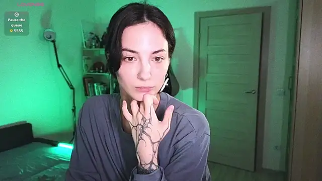 Snapshot of Space_X_Roxy_ chatting on 11-05-25, 06:55 Space X Roxy online show from 11-05-25, 06:55