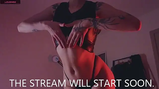 Snapshot of Space_X_Roxy_ chatting on 09-13-25, 09:09 Space X Roxy online show from 09-13-25, 09:09