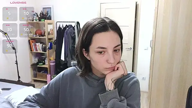 Snapshot of Space_X_Roxy_ chatting on 11-01-25, 06:24 Space X Roxy online show from 11-01-25, 06:24