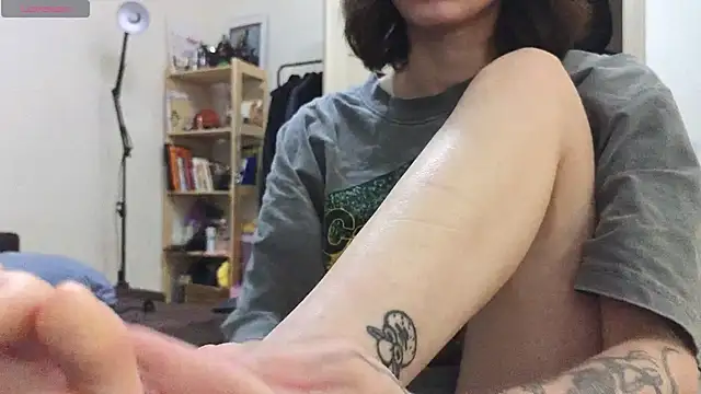 Snapshot of Space_X_Roxy_ chatting on 11-09-25, 05:50 Space X Roxy online show from 11-09-25, 05:50