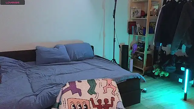 Snapshot of Space_X_Roxy_ chatting on 03-03-25, 05:09 Space X Roxy online show from 03-03-25, 05:09