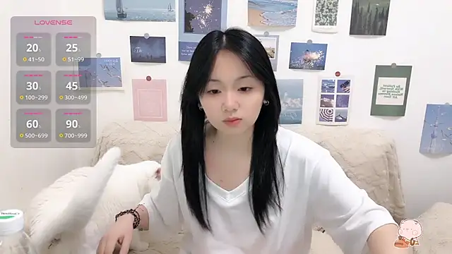 Snapshot of LiLiYbaby chatting on 10-15-25, 06:00 LiLiYbaby online show from 10-15-25, 06:00