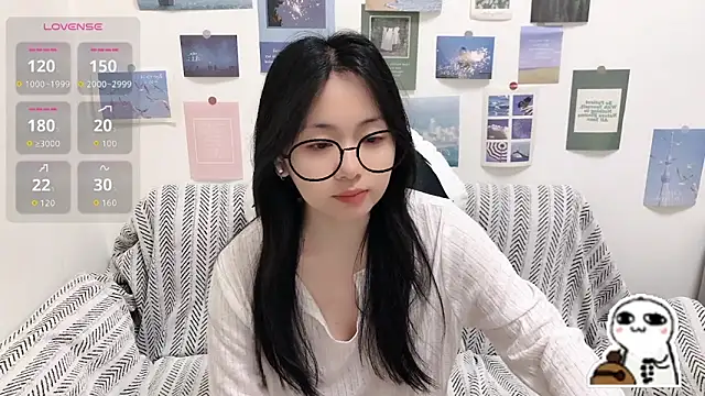 Snapshot of LiLiYbaby chatting on 05-27-26, 06:54 LiLiYbaby online show from 05-27-26, 06:54