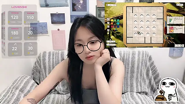 Snapshot of LiLiYbaby chatting on 06-08-26, 06:47 LiLiYbaby online show from 06-08-26, 06:47