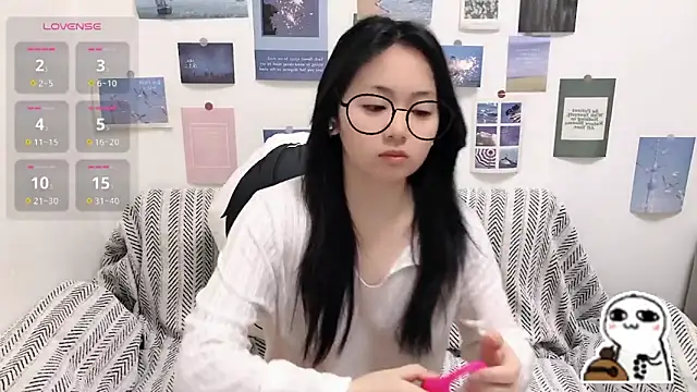 Snapshot of LiLiYbaby chatting on 06-01-26, 06:46 LiLiYbaby online show from 06-01-26, 06:46